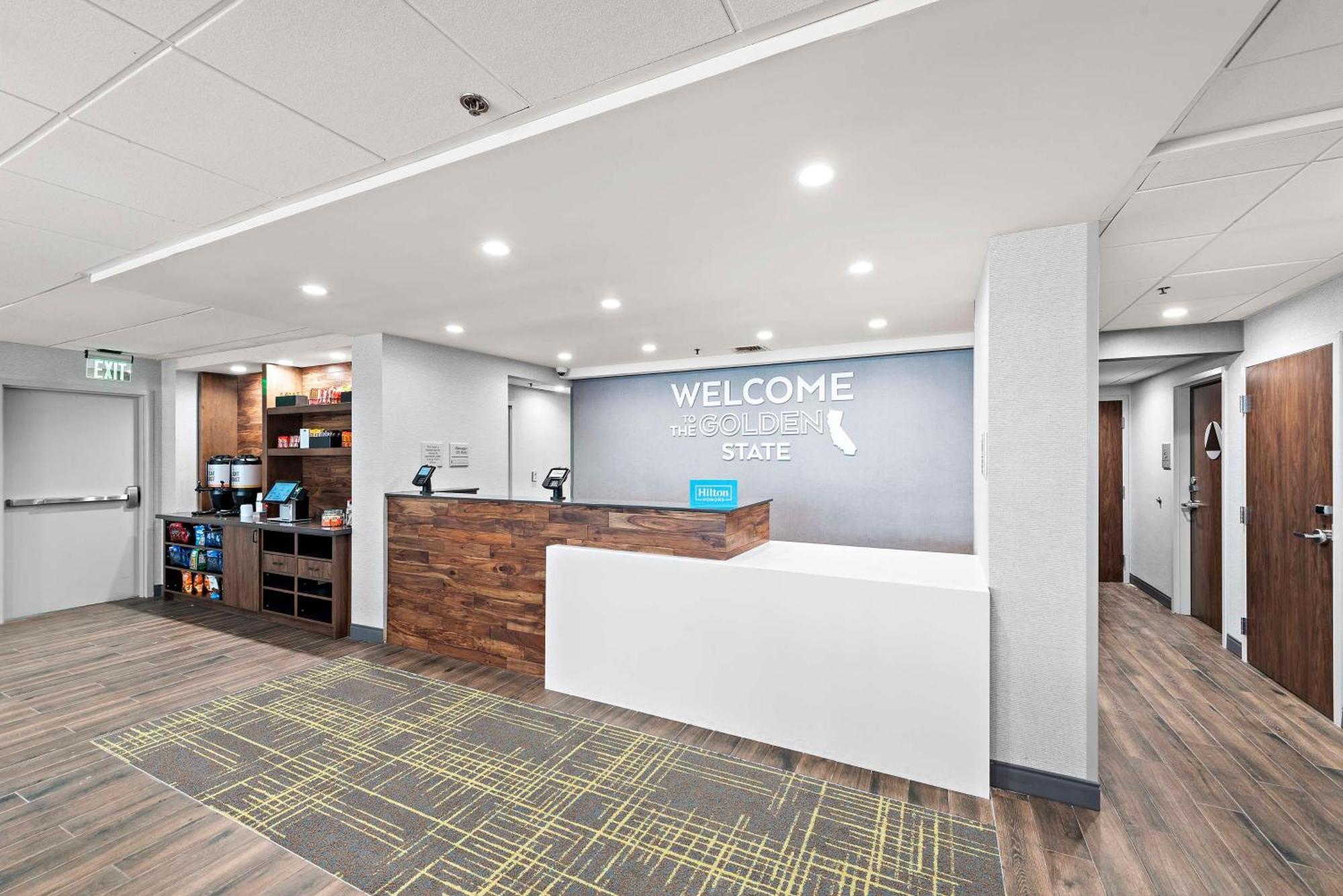 Hampton Inn Los Angeles Airport Lennox Exterior foto